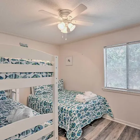 Hilton Head Island Condo With 2 Pools And Hot Tub!